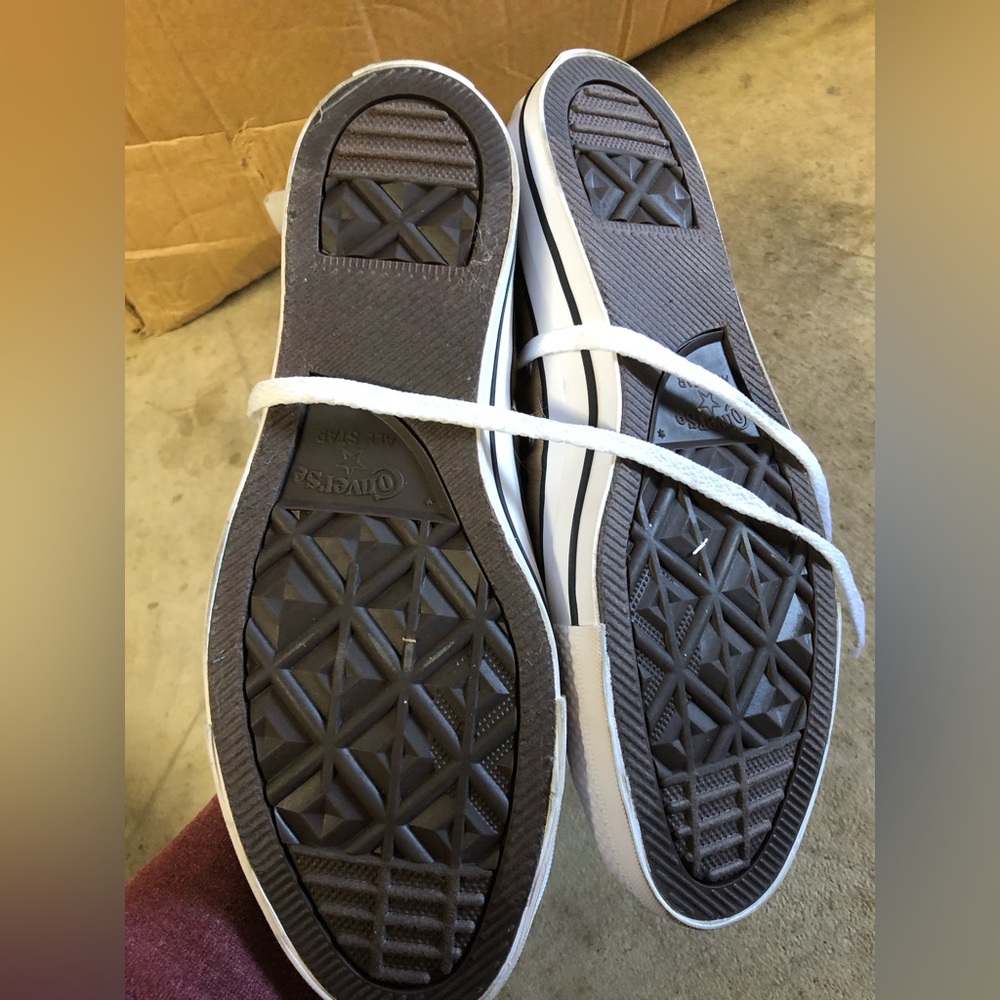 Converse - Picture 2 of 4